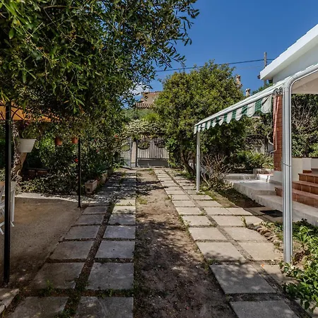Terrazza Degli Ulivi A Pochi Metri Dal Mare *