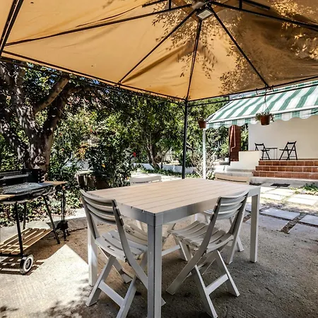 Terrazza Degli Ulivi A Pochi Metri Dal Mare